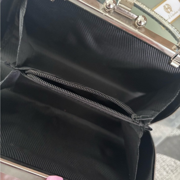 Elegant Blue Patterned Handbag with Crystal Mickey Mouse Clasp - Picture 5 of 6